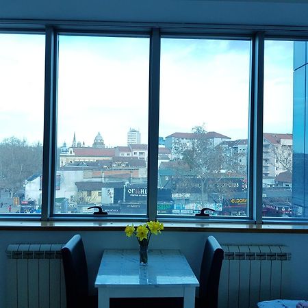 Central Apartment With 24-7 Building Security Novi Sad Esterno foto