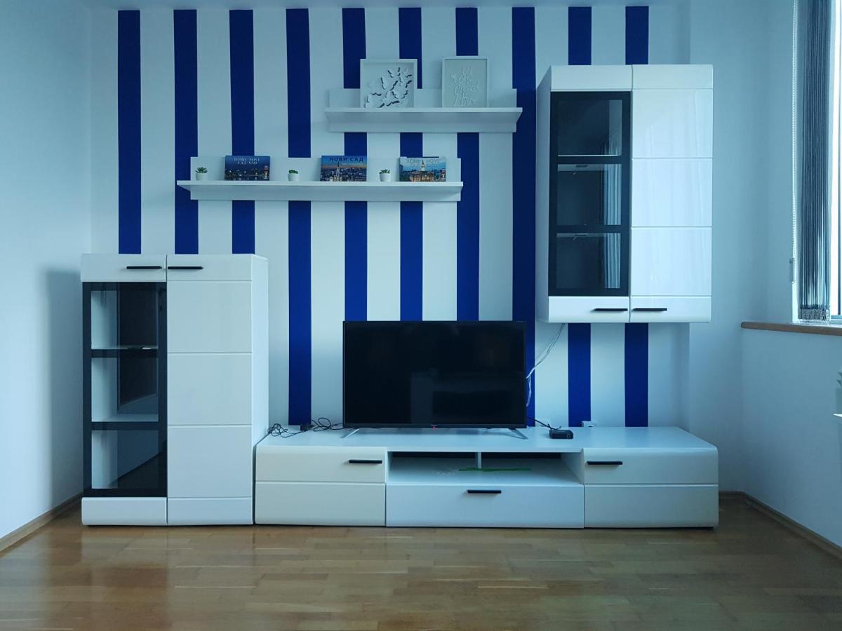 Central Apartment With 24-7 Building Security Novi Sad Esterno foto