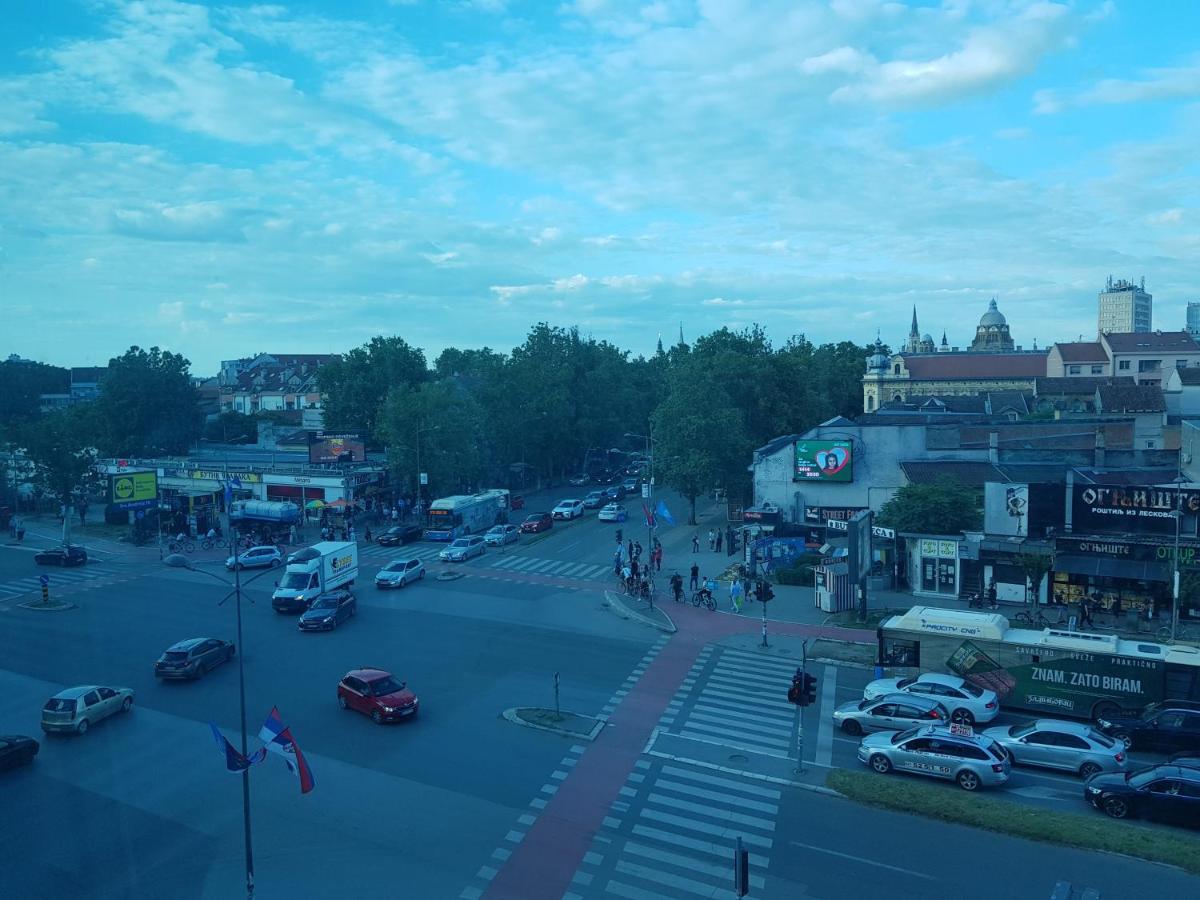 Central Apartment With 24-7 Building Security Novi Sad Esterno foto