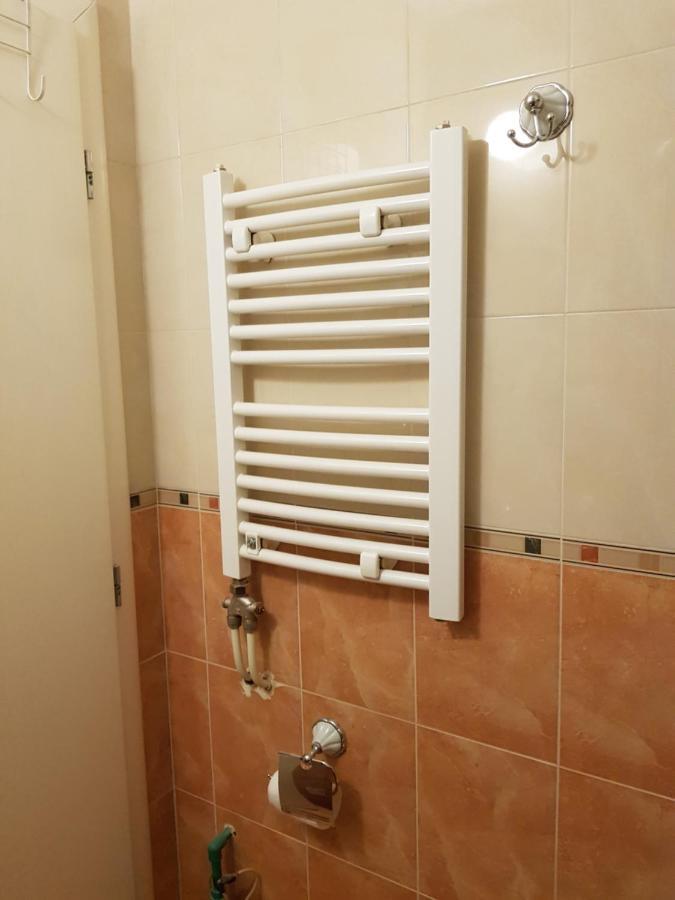 Central Apartment With 24-7 Building Security Novi Sad Esterno foto